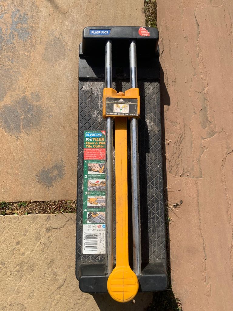 A Plasplugs Pro Tiler tile cutter