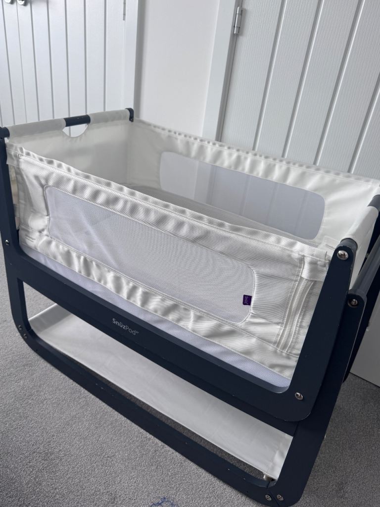 Snuzpod 4 bedside crib 