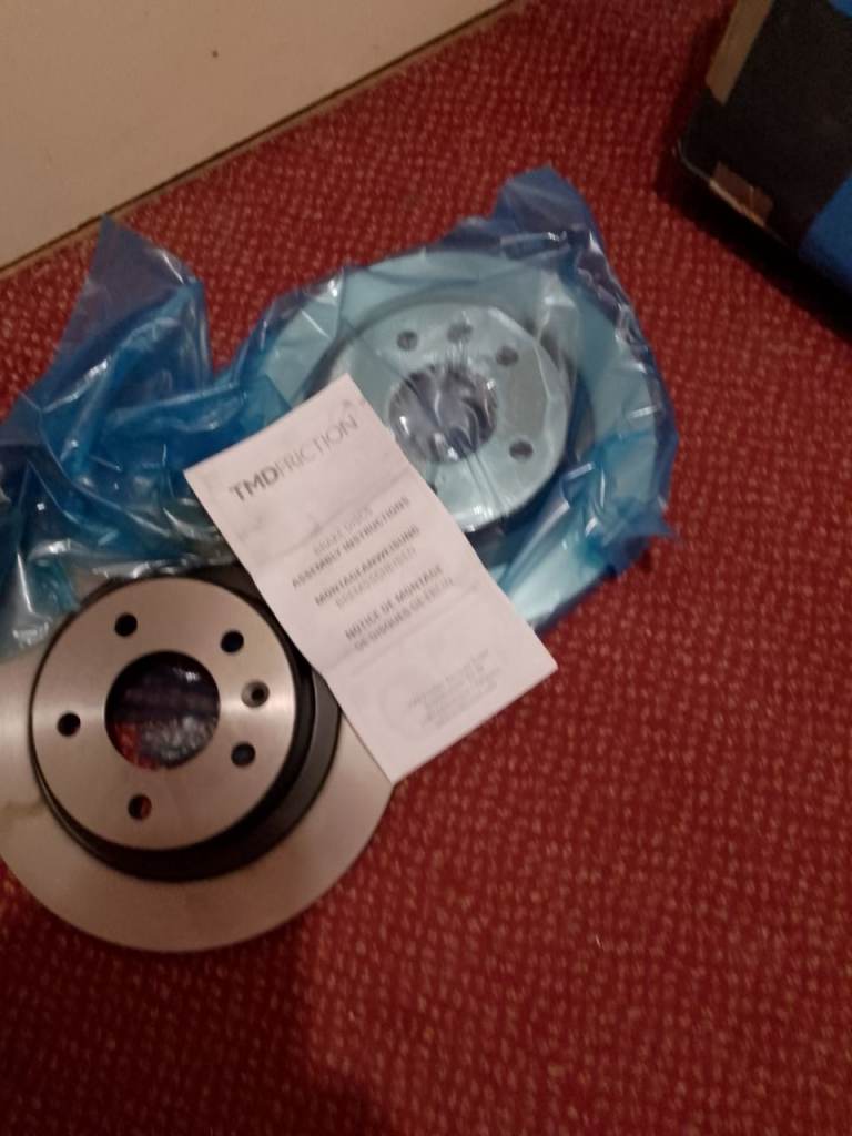 Brake discs for vauxhall small hole hud fit