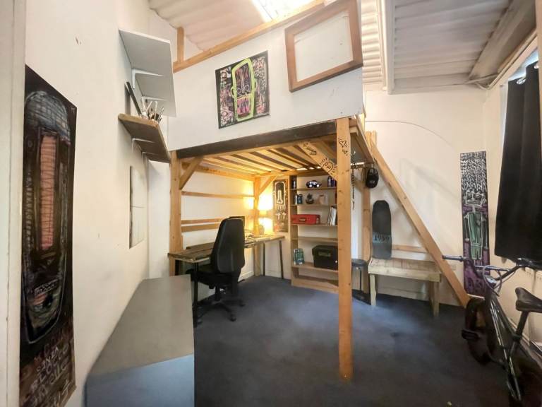 Room available in live/work  Warehouse 