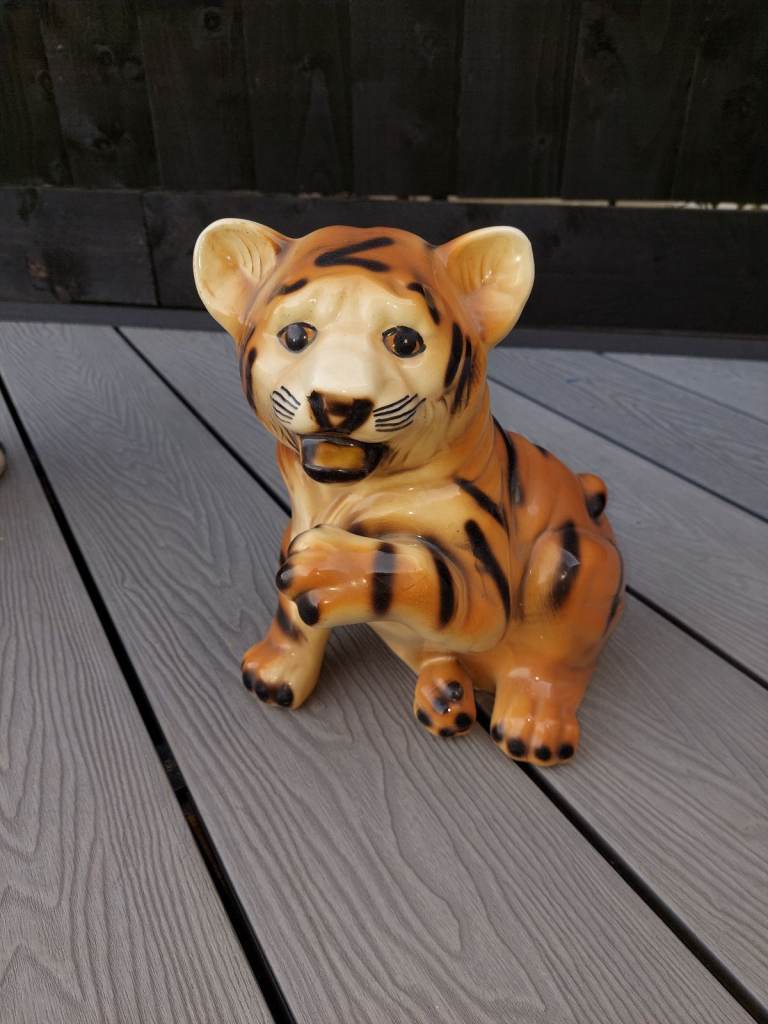 ANIMAL ORNAMENT