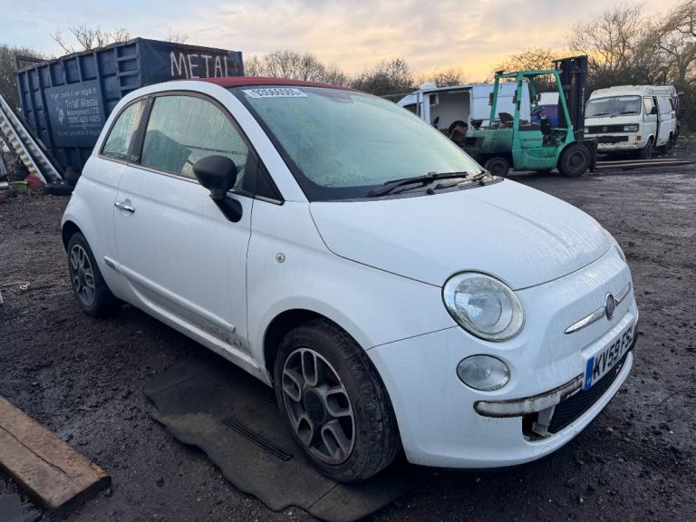 Fiat 500 2010 1.2 white BREAKING FOR PARTS 