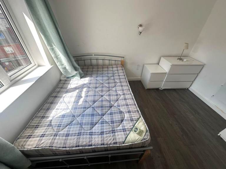 1 Bed Flat - Ocean Village - ALL BILLS INC - Available NOW