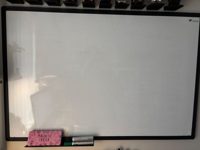 Large White Board (90cm x 60cm) with wiper and pens