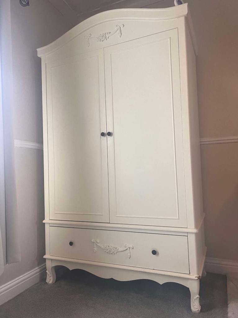 Lovely White Bedroom Furniture Set – Wardrobe, Chest, Dressing Table