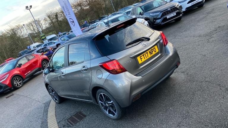 2017 Toyota Yaris 1.33 VVT-i Design 5dr Petrol Hatchback Hatchback Petrol Manual