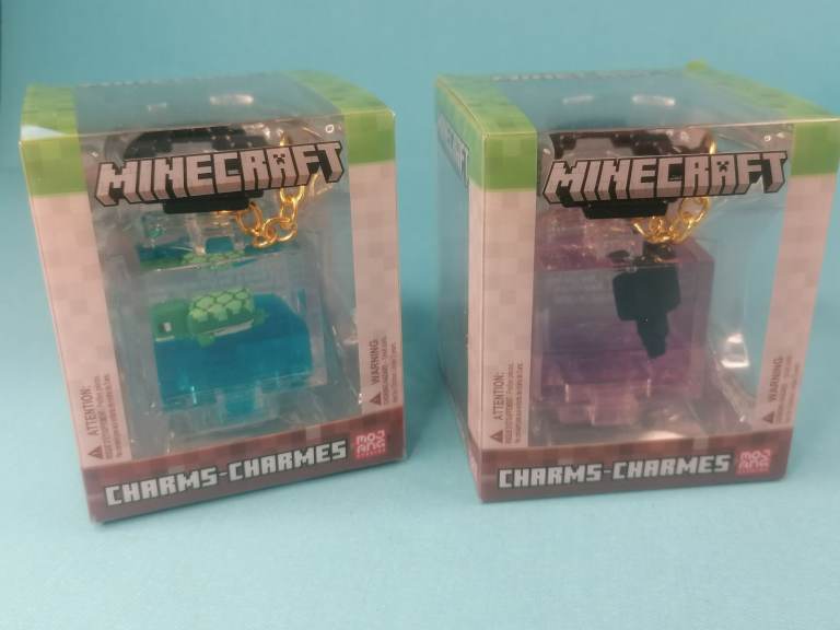 2x Peaces Minecraft Charm Keyring. Brand new.