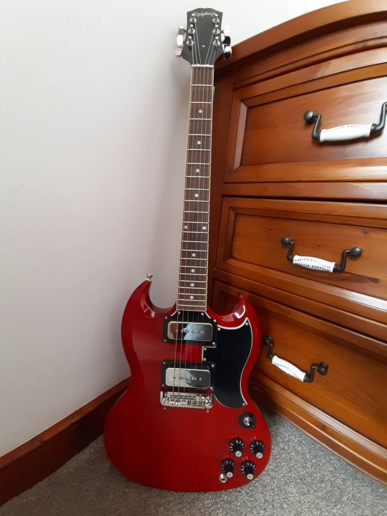 Epiphone Inspired by Gibson Tony Iommi SG Special with Case