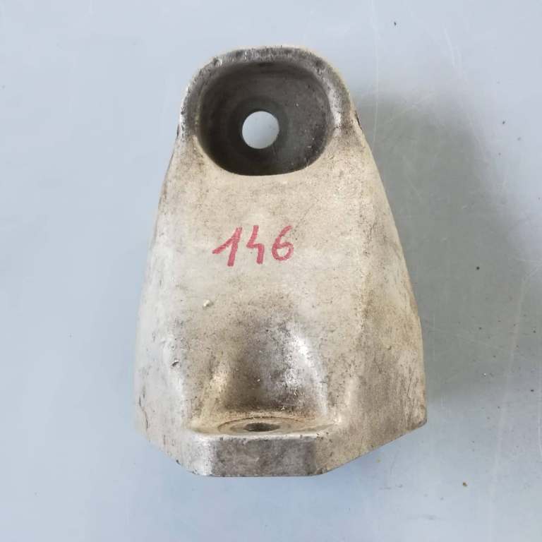 Engine mount Maserati Indy