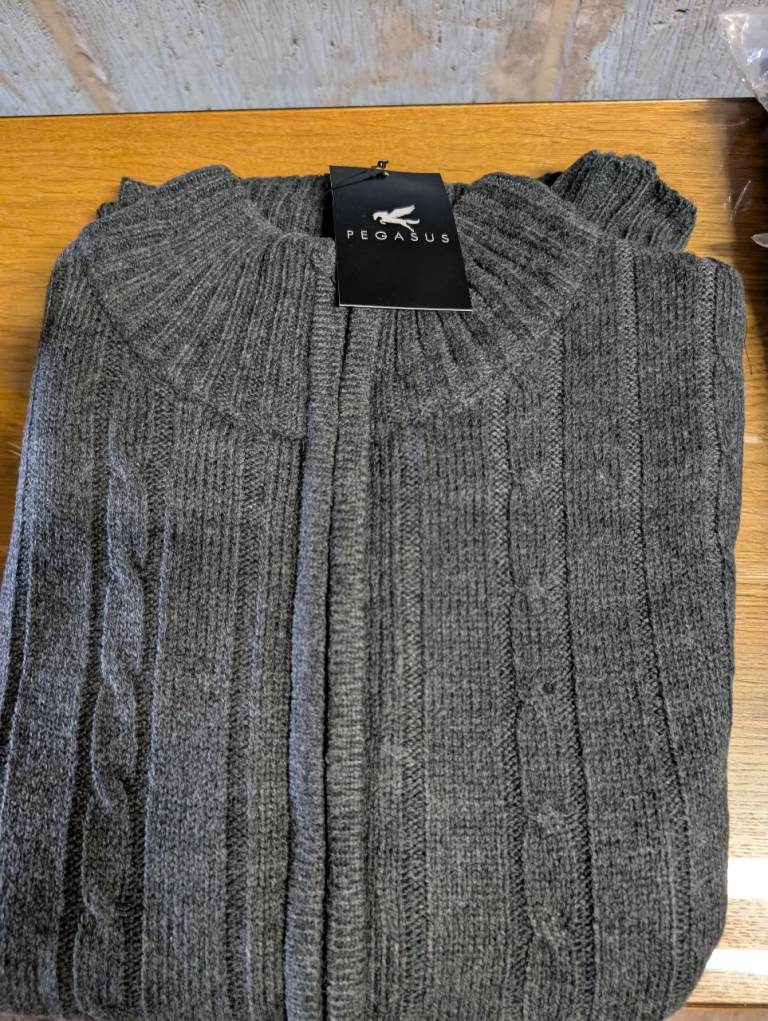 New Pegasus Men's Grey Cable Knit Jumper - Size L