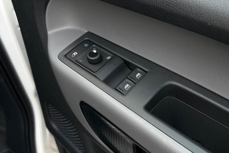 2025 Volkswagen ID. Buzz Cargo 210kW Commerce 79kWh Auto Van ELECTRIC Automatic