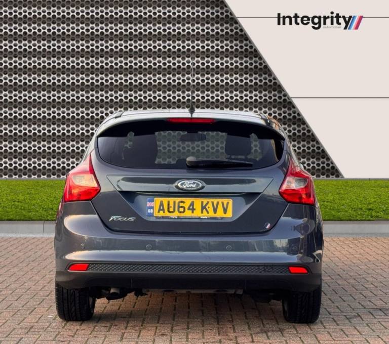 2014 Ford Focus 1.6 TDCi 115 Zetec Navigator 5dr HATCHBACK DIESEL Manual