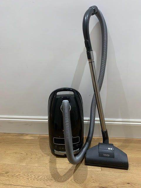 Miele Vacuum Cleaner C3 powerline 1600W strong Suction Fully functional