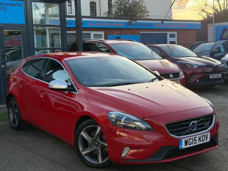 2015 Volvo V40 1.6 D2 R-Design Lux Nav Hatchback 5dr Diesel Powershift Euro 5 (s/s) (115 p HATCHB...