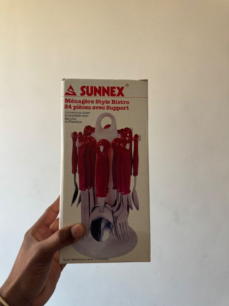 New cutlery set with stand