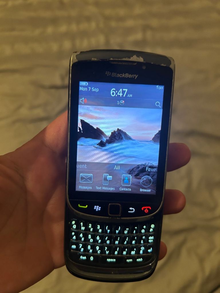 BlackBerry Torch Slider Phone – Good Condition