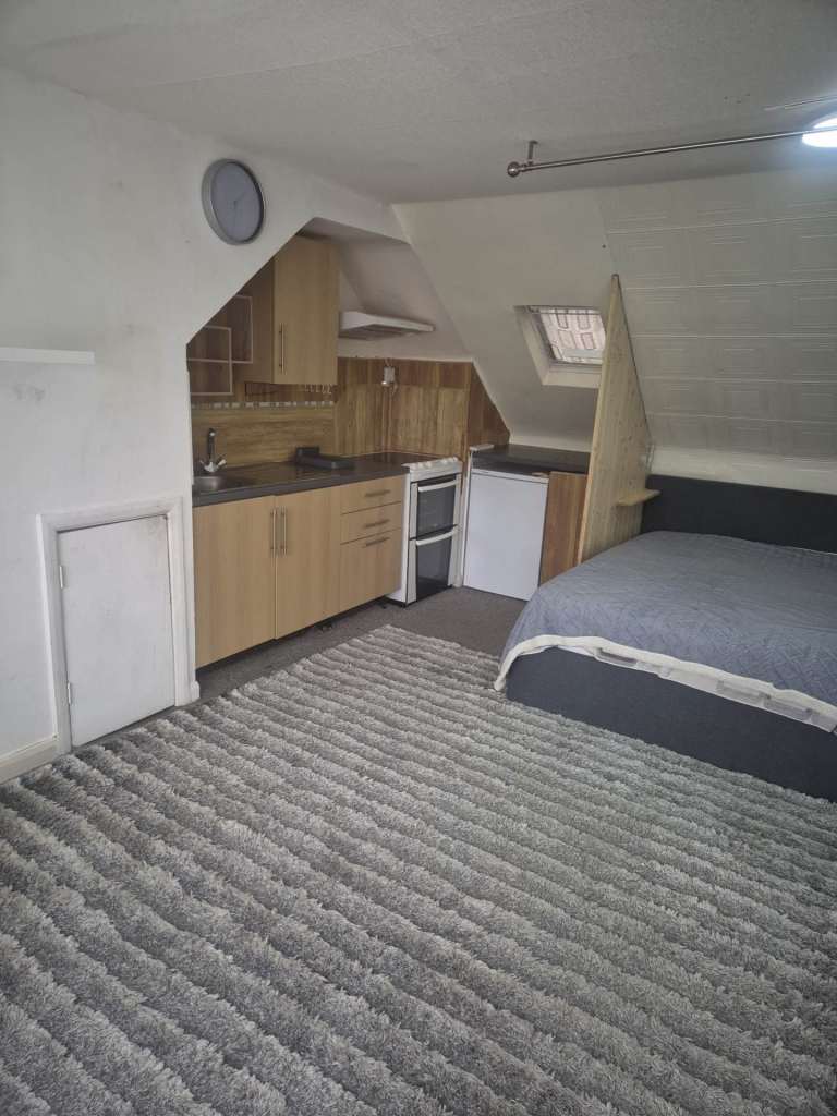 1 bedroom flat in Drew Gardens, Greenford