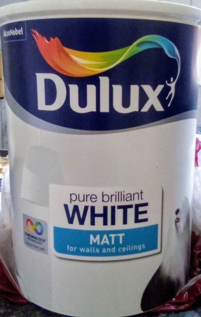 5L Dulux pure brilliant white emulsion paint matt. Unused