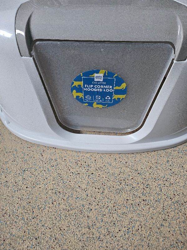 Cat Litter Trays plus 50 Litres Cat Litter!!!!!