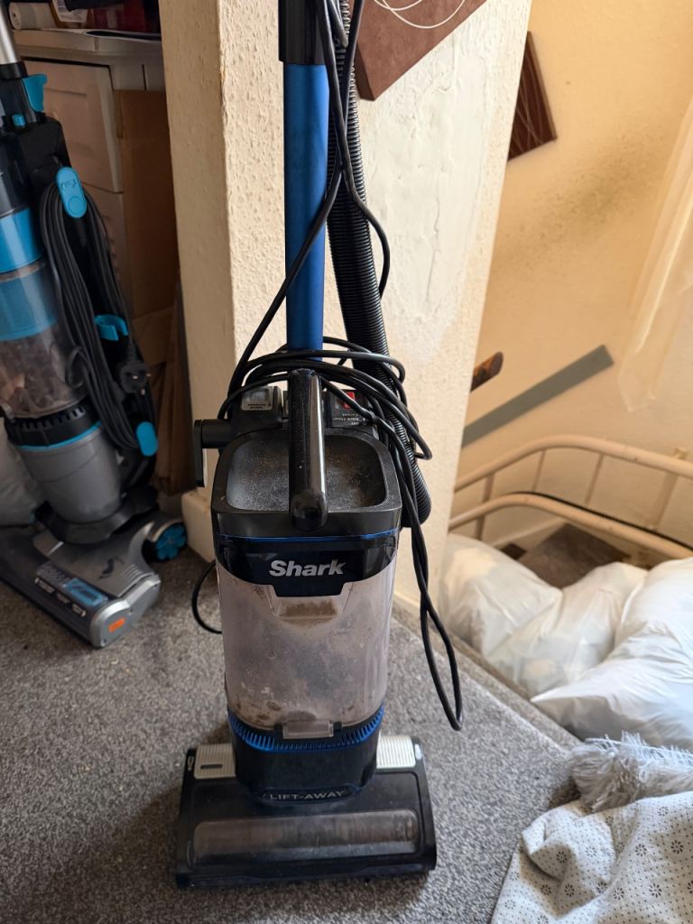 Shark lift away hoover *spares and repairs* FREE