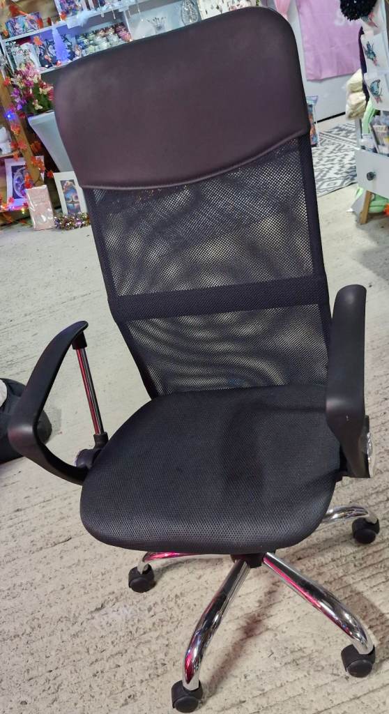 Computer chair 