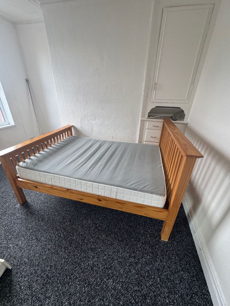 **Bedsit / Room to rent 