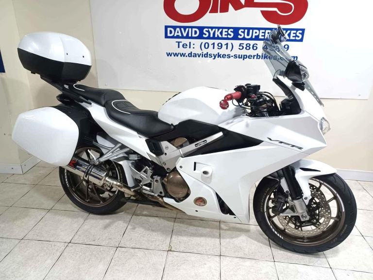 HONDA VFR800F-E SPORTS TOURER 66-REG ONLY 19394 MILES WITH EXTRAS £5499.OTR