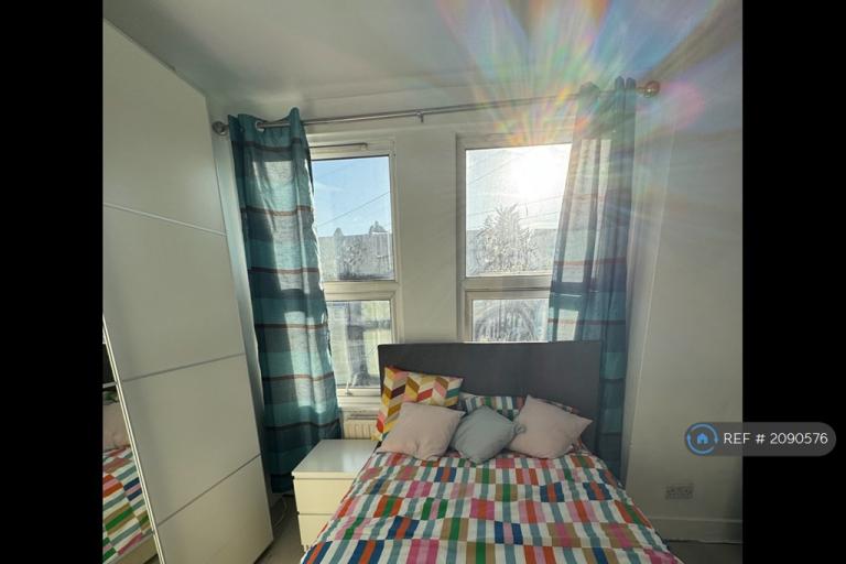 1 bedroom in Adelaide Rd, Southall, UB2 (#2090576)