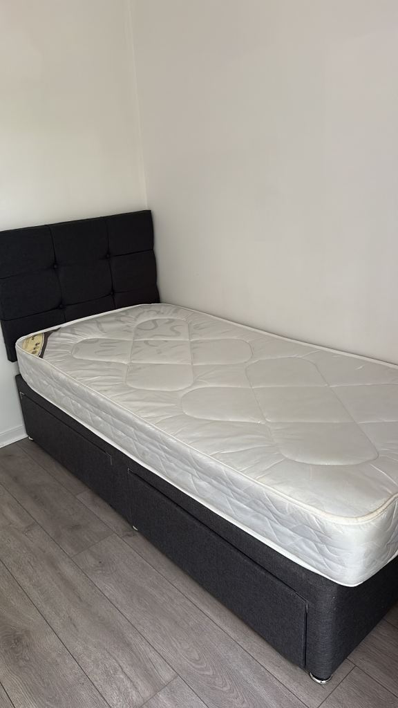 Single Bed Frame with 2 Drawers – Used