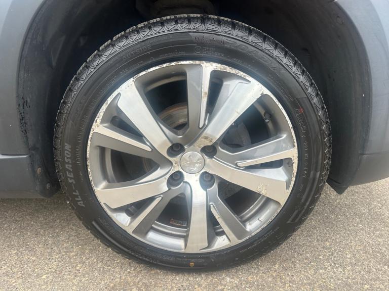 ** F.S.H ** 2017 (67) Peugeot 2008 1.6 BlueHDi Allure 5 dr hatchback ** VALUE **