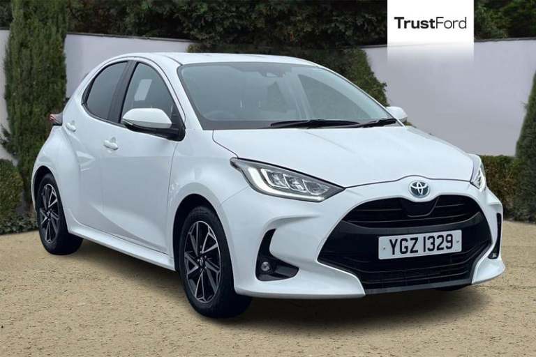 2022 Toyota Yaris 1.5 Hybrid Design 5dr CVT - REVERSING CAMERA, BLUETOOTH, CRUISE CONTROL - T Hat...