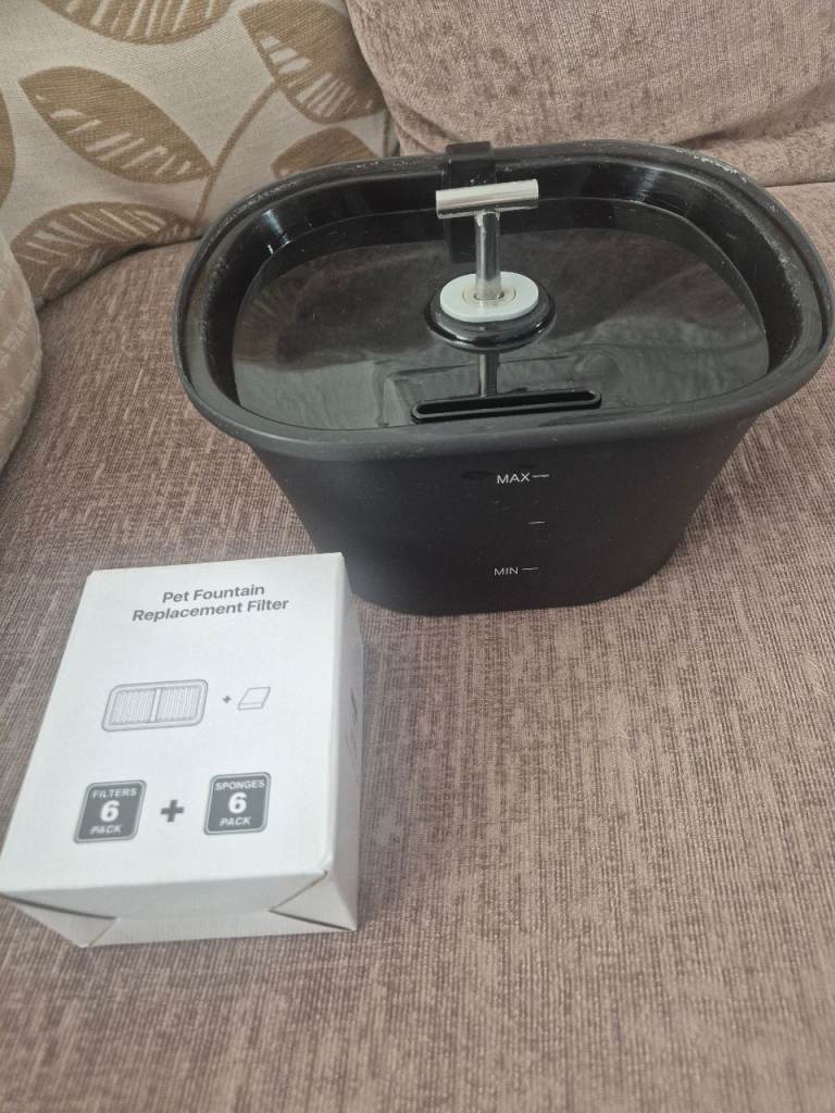 Balimo Pet 2.5L water drinking fountain 