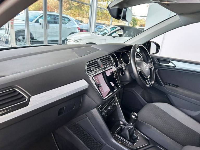 2019 Volkswagen Tiguan 2.0 TDI Match SUV 5dr Diesel Manual Euro 6 (s/s) (150 ps) 2 FORMER OWNERS ...