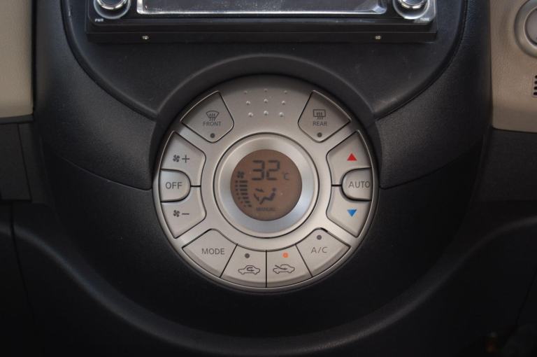 NISSAN MICRA MARCH White Auto Petrol 2010