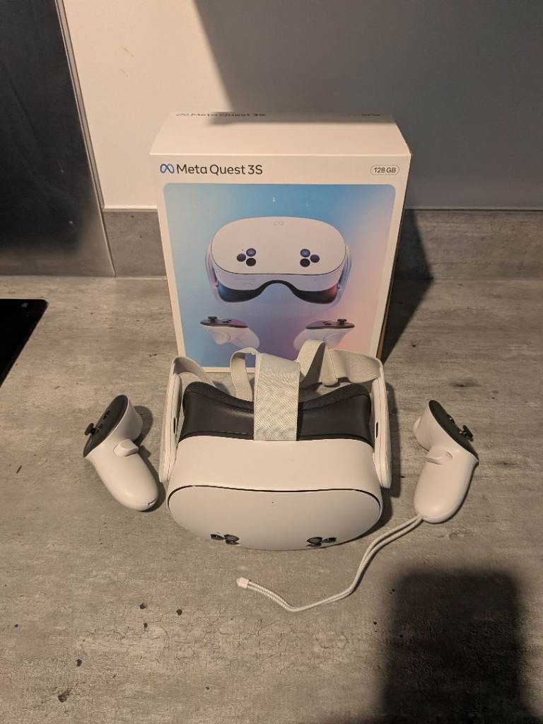 Meta Quest 3S VR Headset with Controllers – As Good As New