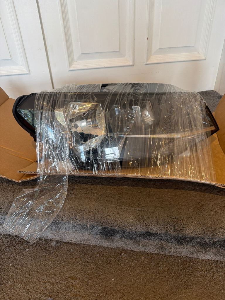 Genuine VW Caddy Headlight