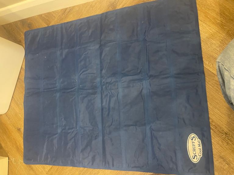 Cooling mat and coats