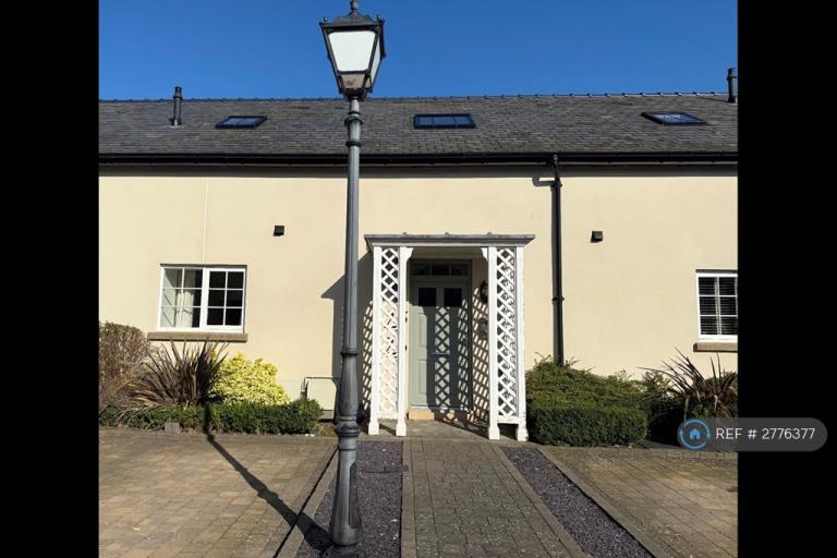 2 bedroom flat in Ffordd Brenig, St. Asaph, LL17 (2 bed) (#2776377)