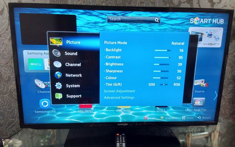 Samsung smart TV 40,, GOOD working £65