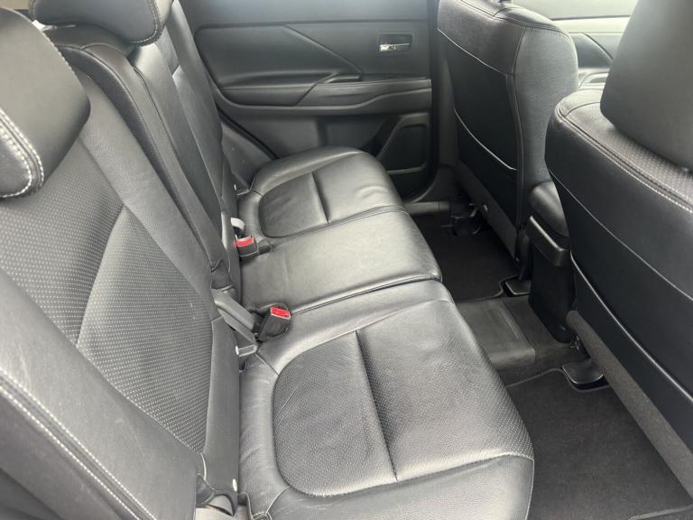 MITSUBISHI OUTLANDER 2.0 h 12kWh GX4hs 2014