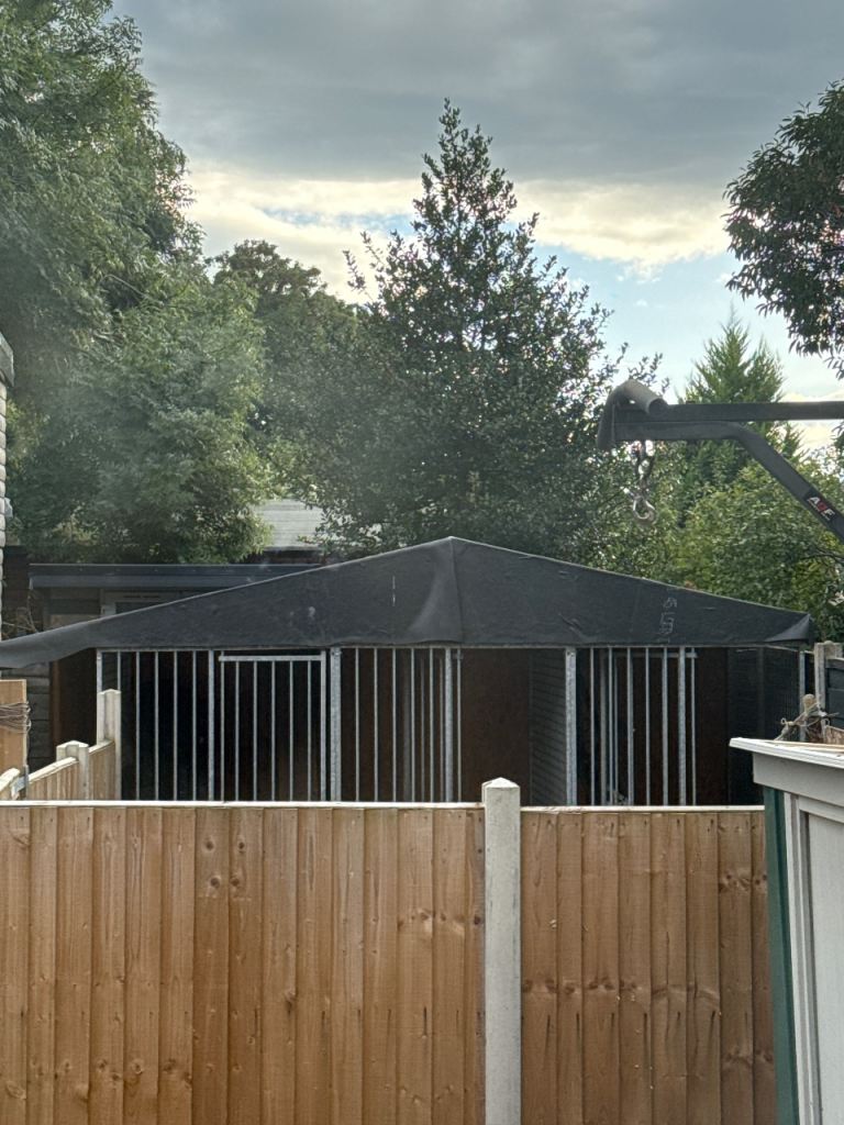 3 bay dog kennels 
