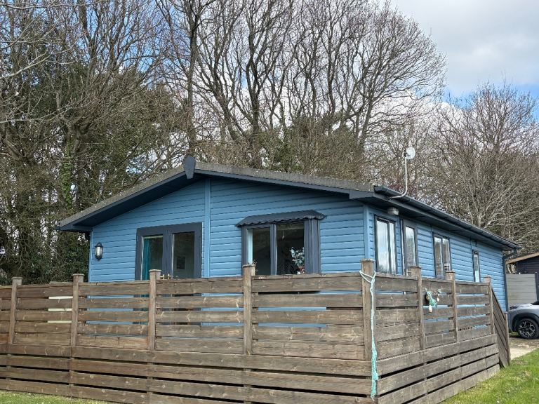 2007 Cosalt Lautrec Double Lodge/Static Caravan (32 x 20 feet). 10y lease at Shearbarn Holiday Park
