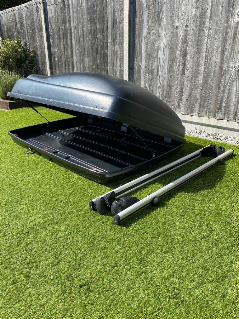Toyota 350L Black Roof Box & Roof Bars