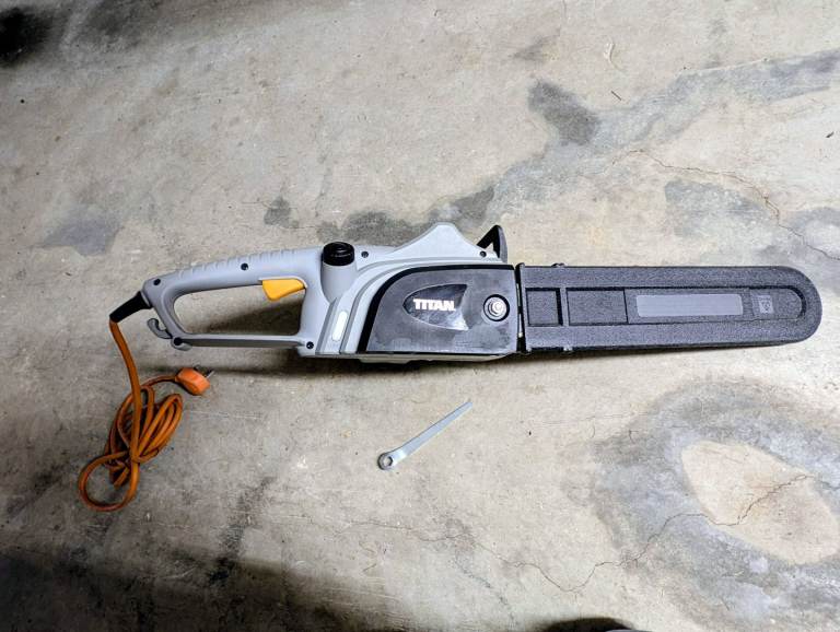 Titan electric Saw
