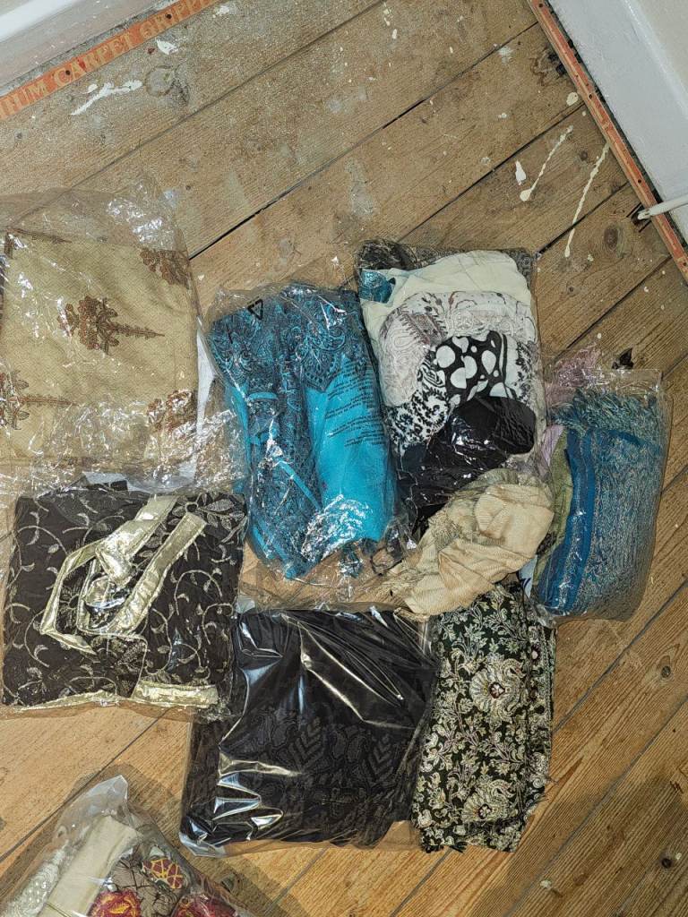 Job Lot of Ladies Clothing - shawls