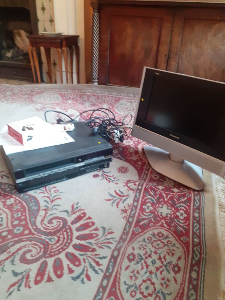 🚨 FREE FREE LOCATION KENSINGTON ELECTRICALS FURNTURE HOME DECOR KITCHEN ITAMAS MIRRORS CURTAINS RUG