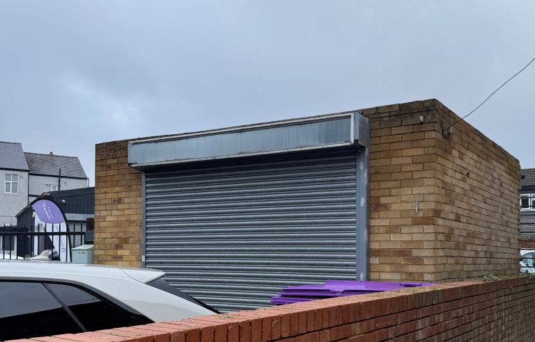 Hair Saloon/Barbers,Coffee Sandwich Shop