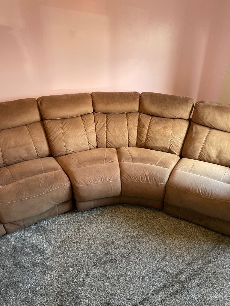 SOFA UNIT CURVED.