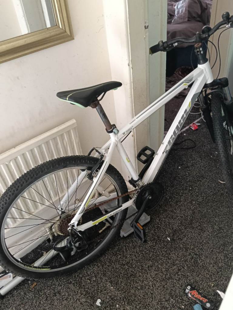 White Mountain Bike - Good Condition, Ready to Ride