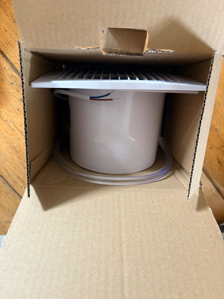 Unused White Wall/Ceiling Extractor Fan